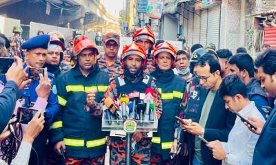 কেরানীগঞ্জে আগুন লাগা ভবন থেকে ৪২ জন উদ্ধার