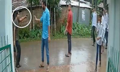 শ্রীপুরে পিস্তল ঠেকিয়ে শিক্ষার্থীকে ধরে নিয়ে মারধর
