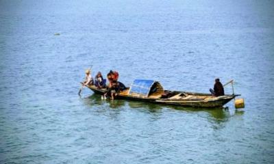 বাল্কহেড থেকে পড়ে পদ্মায় সুকানী নিখোঁজ