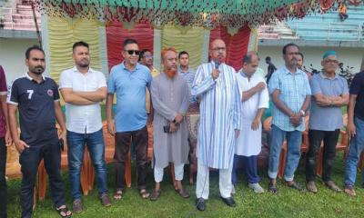 পার্বতীপুরে প্রীতি ফুটবল ম্যাচ অনুষ্ঠিত