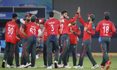 বাংলাদেশকে ১৩৬ রানে লক্ষ্য দিলো পাকিস্তান