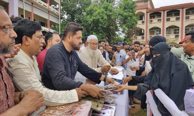 রূপগঞ্জে জিয়াউর রহমানের শাহাদত বার্ষিকী উপলক্ষে ঈদ উপহার সামগ্রী বিতরণ