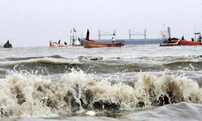 সমুদ্র বন্দরগুলোতে ৩ নম্বর সতর্কতা জারি