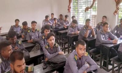 মাইলস্টোন কলেজে পাঠদান শুরু,চলছে নবম-দ্বাদশ শ্রেণির ক্লাস