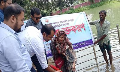 পত্নীতলায় পোনামাছ অবমুক্তকরণ