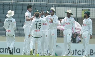 দিনের শুরুতেই পাকিস্তানকে জোড়া আঘাত তাসকিনের