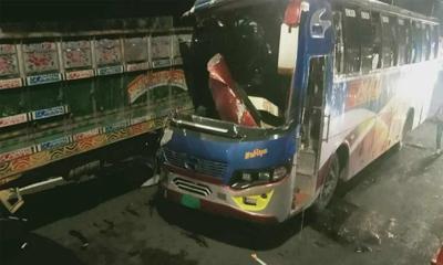 পদ্মা সেতুতে বাস-ট্রাক-প্রাইভেটকার সংঘর্ষ, নিহত ২