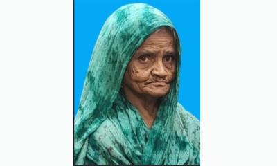 আশ্বাস মিললেও জোটেনি বৃদ্ধার ভাগ্যে ভাতার কার্ড