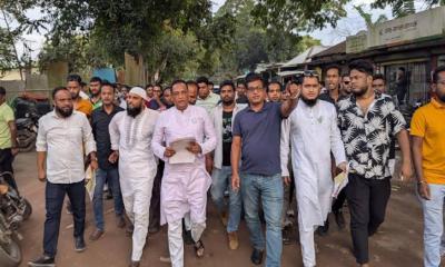 বিএনপির মনোনয়নে বাদ ঢাকা-২০, পরদিনও ৩১ দফা নিয়ে মাঠে প্রত্যাশী অভি