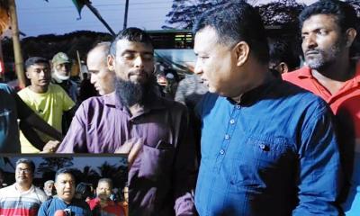 মোরেলগঞ্জে নেতাকর্মীদের সাথে নিয়ে পশুর হাট পরিদর্শন বিএনপি নেতা কাজী শিপন