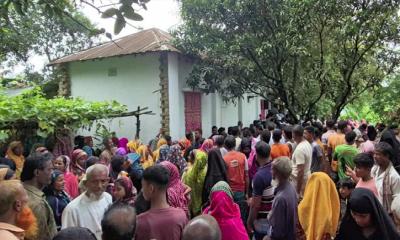 বগুড়ায় প্রবাসীর স্ত্রী ও ছেলেকে কুপিয়ে হত্যা