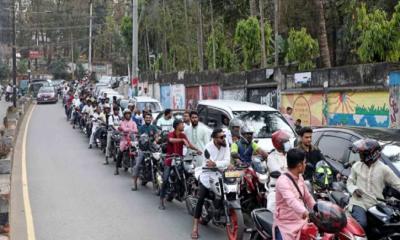 মোটরসাইকেল রাইড শেয়ার চালকদের জন্য সুখবর দিল সরকার