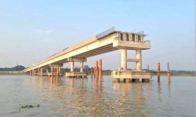 নবগঙ্গা নদীর বারইপাড়া সেতুর কাজ ৮ বছরেও শেষ হয়নি