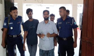 ভারতে পালানোর সময় ঢাকা দক্ষিণ আ.লীগ নেতা রিয়াজ উদ্দিন গ্রেপ্তার