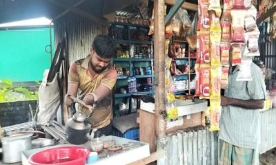 জীবনযুদ্ধে বিজয়ী দু’হাতবিহীন নিহালের গল্প