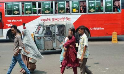 ঈদের ছুটি শেষে  স্বস্তিতেই  রাজধানীতে ফিরছেন মানুষ