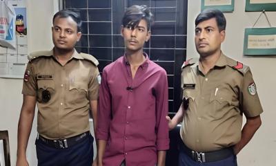 কিশোরগঞ্জের ভৈরব রেলস্টেশন থেকে পিস্তলসহ যুবক আটক