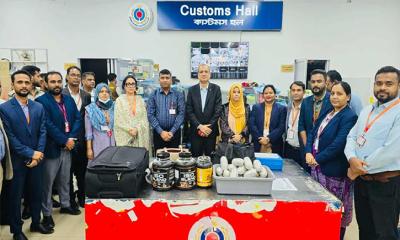 শাহজালালে বিদেশি যাত্রীর লাগেজ থেকে ১৩০ কোটি টাকার কোকেন জব্দ