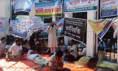 আমরণ অনশনে অসুস্থ ৬ শিক্ষক, দাবিতে অনড় আন্দোলনকারীরা