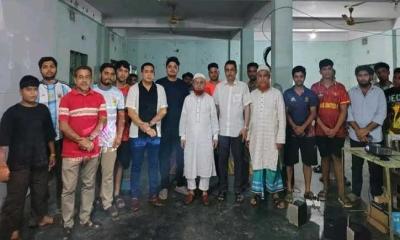 বিশ্বকাপকে ঘিরে ভালুকায় ২৬টি প্রজেক্টর বিতরণ করলেন আলহাজ্ব হাতেম খান