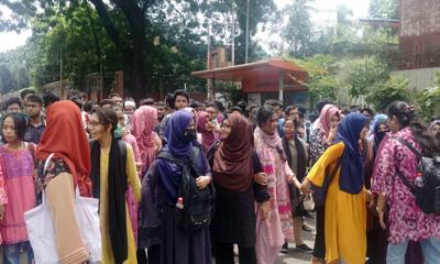 এবার আগারগাঁওয়ে শেকৃবি শিক্ষার্থীদের অবরোধ, যান চলাচল বন্ধ