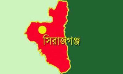 সিরাজগঞ্জ মহাসড়কে সামুরাই নিয়ে চলন্ত প্রাইভেটকারে দুঃসাহসী ডাকাতি, ভিডিও ভাইরাল