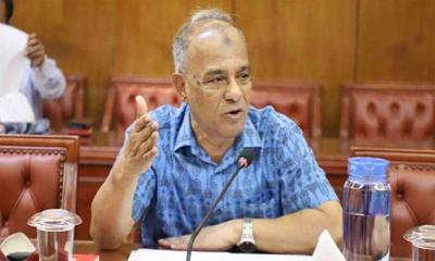 সেনাবাহিনীর সদস্যদের মাঠ থেকে সরানোর কোনো নির্দেশ নেই : স্বরাষ্ট্র উপদেষ্টা