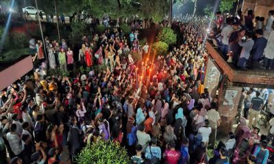 জাবিতে ধর্ষণচেষ্টা ও হত্যাচেষ্টার প্রতিবাদ ঘিরে আন্দোলন ‘হাইজ্যাকের’ অভিযোগ