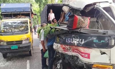 মাদারীপুরে ট্রাক-মিনি ট্রাকের মুখোমুখি সংঘর্ষে নিহত ১, আহত ৪