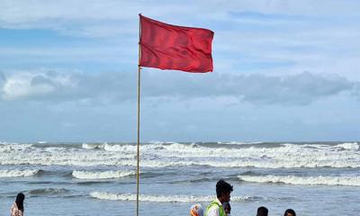 চার সমুদ্রবন্দরে ৩ নম্বর সতর্ক সংকেত