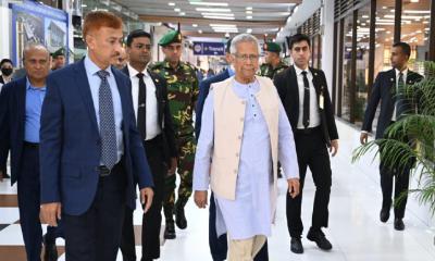 ইতালির উদ্দেশে ঢাকা ত্যাগ করলেন প্রধান উপদেষ্টা