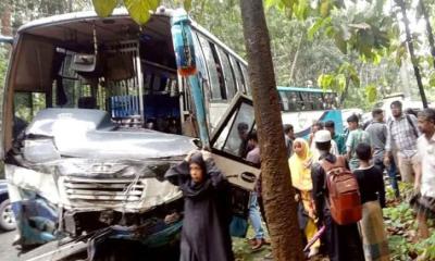 কক্সবাজারে বাস-মাইক্রোবাস সংঘর্ষে এক পরিবারের নিহত ৫