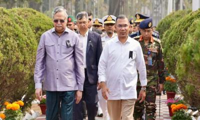 পিলখানায় নিহত সেনাদের প্রতি রাষ্ট্রপতি ও প্রধানমন্ত্রীর শ্রদ্ধা