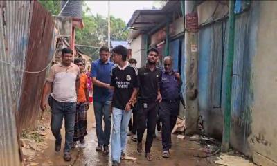সাভারে সংবাদ সংগ্রহে গিয়ে হামলার শিকার সাংবাদিকসহ আহত ৪, আটক ৪