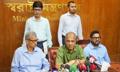ঈদের দিনে বর্জ্য অপসারণ হবে ১২ ঘণ্টার মধ্যেই: স্বরাষ্ট্র উপদেষ্টা
