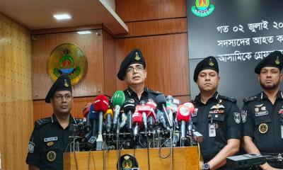 ছেলের পরকীয়া ঠেকাতে মায়ের বোমা আতঙ্কের ফোন,গ্রেপ্তার ৩