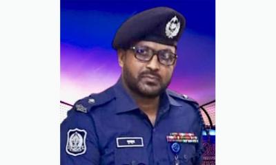 বোয়ালখালীতে শহীদ ওমরের কবর জিয়ারত করলেন নবাগত ওসি