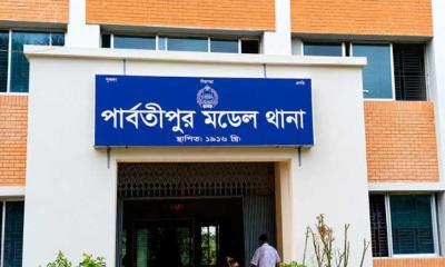 পার্বতীপুরে একই ওড়নায় ফাঁস দিয়ে মা-মেয়ের মৃত্যু