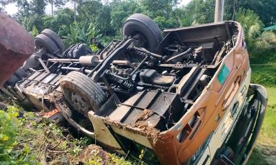 রামুতে বাস ও কাভার্ডভ্যানের সংঘর্ষে প্রাণ গেল ৩ জনের, আহত ১০
