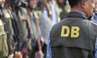 রাজধানীতে মাদকবিরোধী অভিযানে ডিবির দুই সদস্য গুলিবিদ্ধ