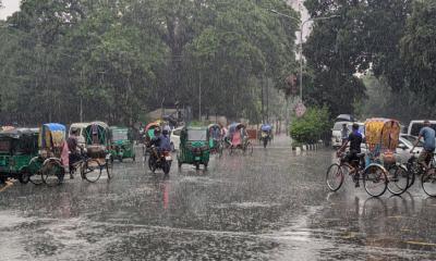 ঢাকায় গুঁড়ি গুঁড়ি বৃষ্টির সম্ভাবনা, গরম থেকে মিলতে পারে স্বস্তি