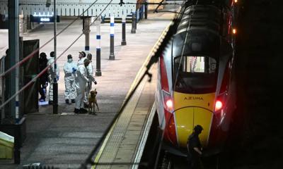 যুক্তরাজ্যে ট্রেনে ভয়াবহ ছুরি হামলায় গুরুতর আহত ৯, গ্রেপ্তার ২