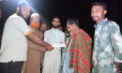 শ্রীপুরে অগ্নিকাণ্ডে ক্ষতিগ্রস্ত হতদরিদ্র হাবিবুরের পাশে গণঅধিকার পরিষদ