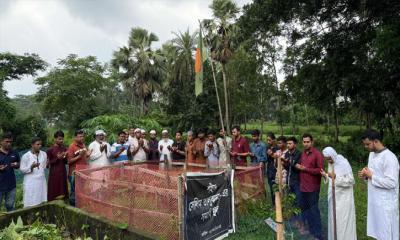 নলছিটিতে জুলাই শহীদ সেলিমের কবর জিয়ারতে বিএনপির কেন্দ্রীয় নেতা নান্নু
