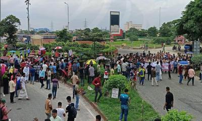 রবীন্দ্র বিশ্ববিদ্যালয়ের শিক্ষার্থীদের যমুনা সেতু অবরোধ, ঢাকা-উত্তরবঙ্গ যোগাযোগ বন্ধ