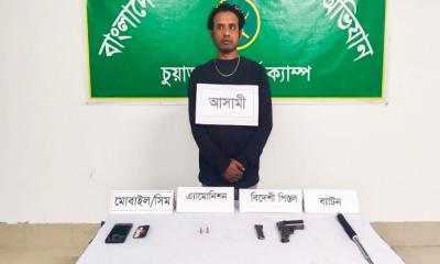 জীবননগরে সাইকেল শোরুমের আড়ালে অস্ত্রের গুদাম, বিদেশি পিস্তলসহ আটক ব্যবসায়ী
