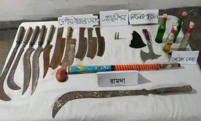 অভয়নগরে বিপুল পরিমাণ দেশীয় অস্ত্র ও বোমা উদ্ধার