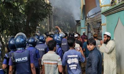 নুরাল পাগলার দরবারে হামলার ঘটনায় গ্রেপ্তার ৫