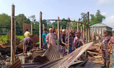 নালিতাবাড়ীতে ভয়াবহ অগ্নিকাণ্ডে ৫ দোকান পুড়ে ছাই