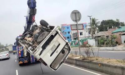 বগুড়ায় মাইক্রোবাসে সিলিন্ডার বিস্ফোরণ, নিহত ৩